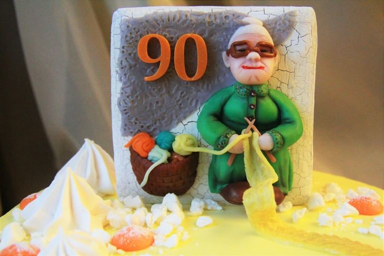 Дизайн торта 80 лет бабушке