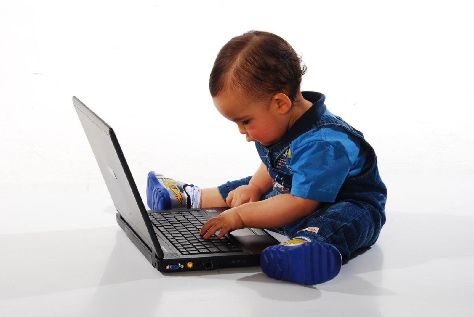 Ютуб дети на компьютере