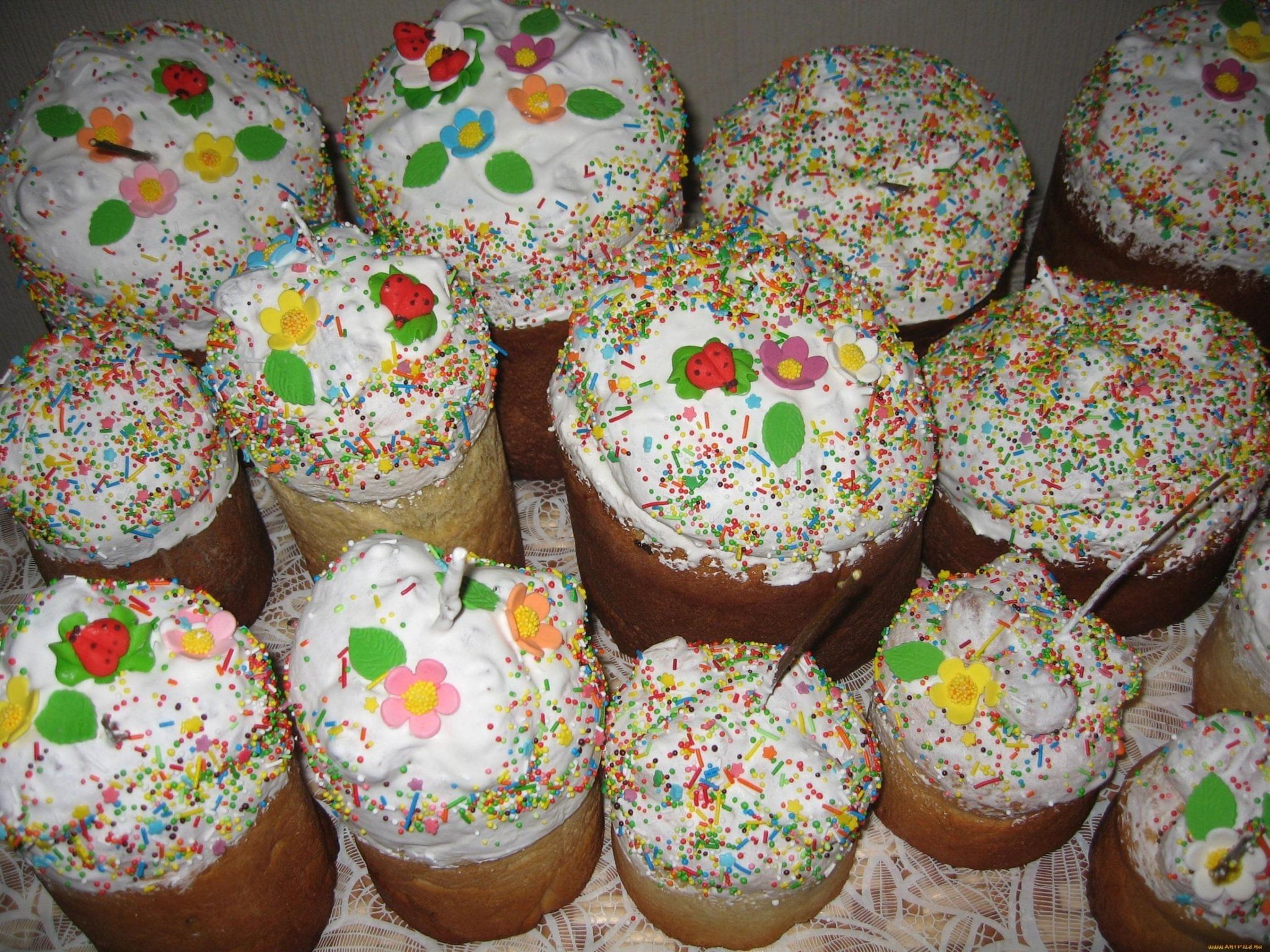 СЫНА-КОРЗИНА, СМОТРИ КУЛИЧИ! С ЯИЧКАМИ, ОСВЯЩЕННЫЕ! @ РРРЯ НЕ БУДУ Я ЭТОТ КАМЕНН