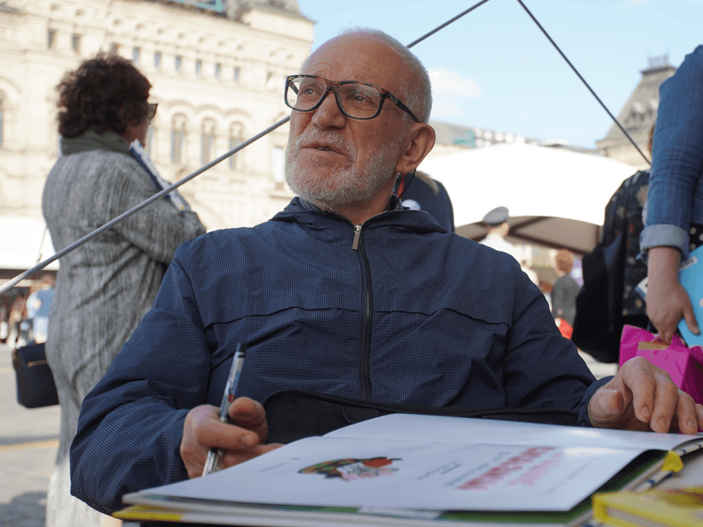 Режиссер и актер Александр Митта во время книжного фестиваля «Красная площадь». Москва, 2019 год. Фотография: Елена Никитченко / ТАСС