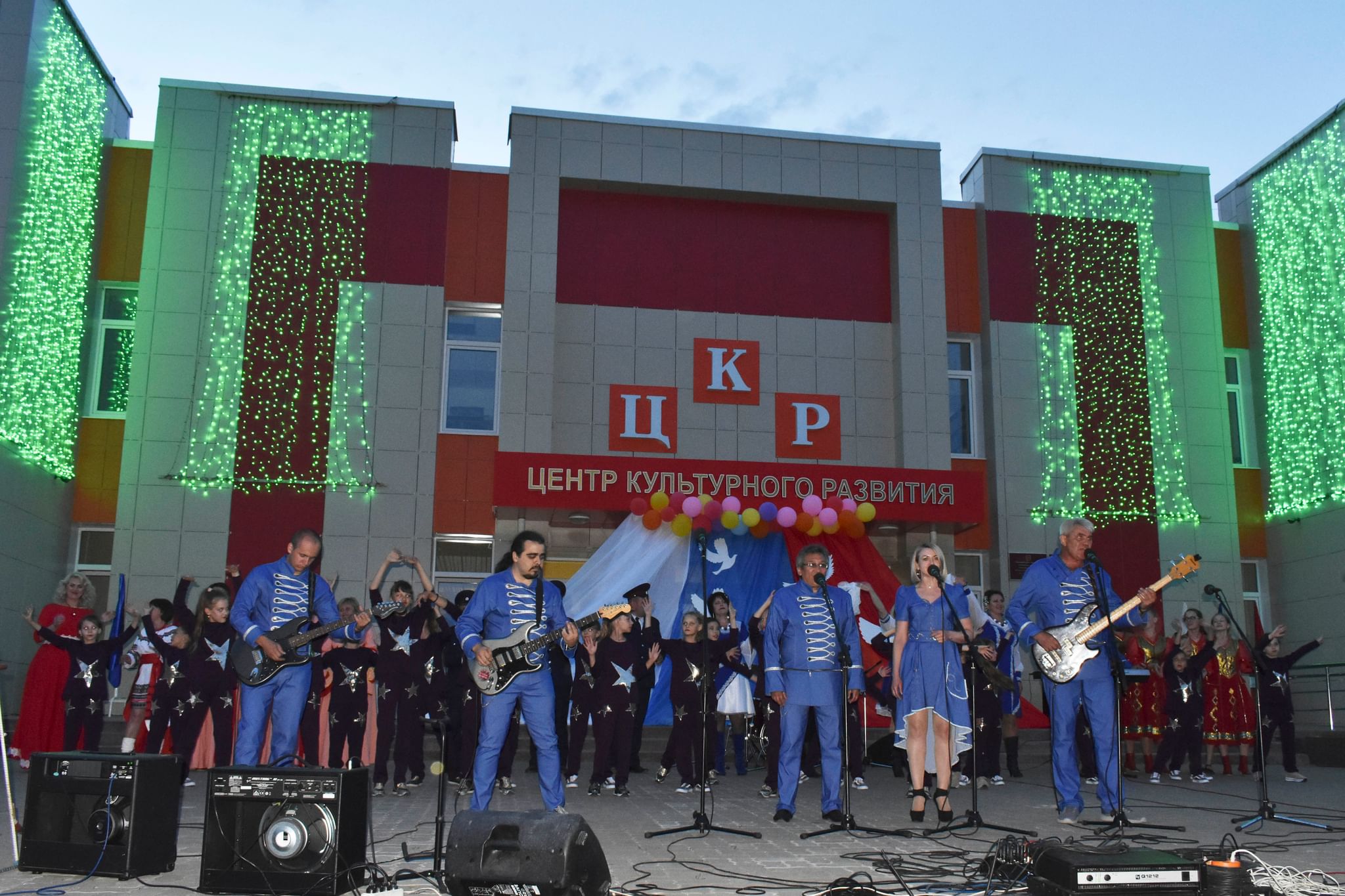 Погода на месяц ровеньки белгородской. Ровеньки Белгородская область. Фото Ровеньки Белгородской области. Ледовый дворец Ровеньки Белгородская область.