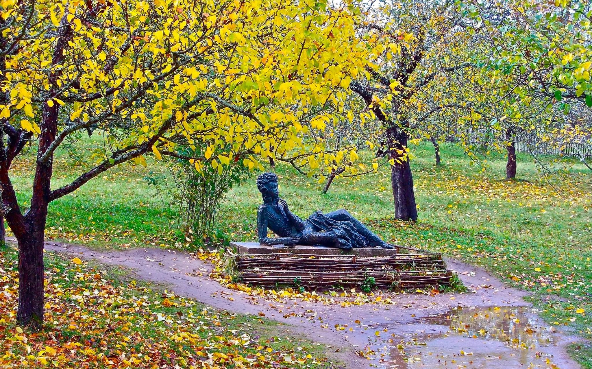 скамейка онегина в михайловском