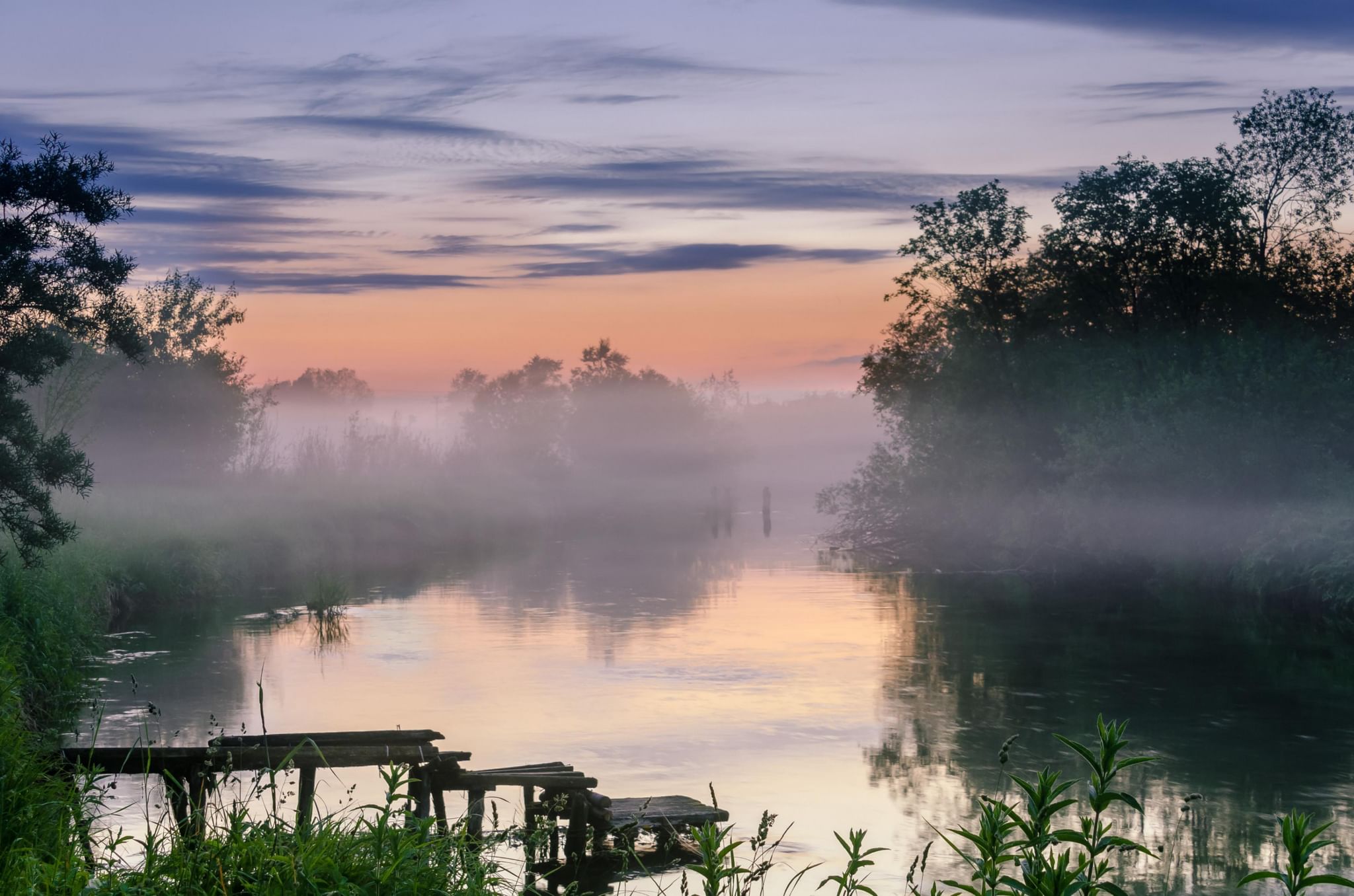Тиши тиши тишина. Туман над рекой. Туман на реке. Туман над прудом. Туманное утро на озере.