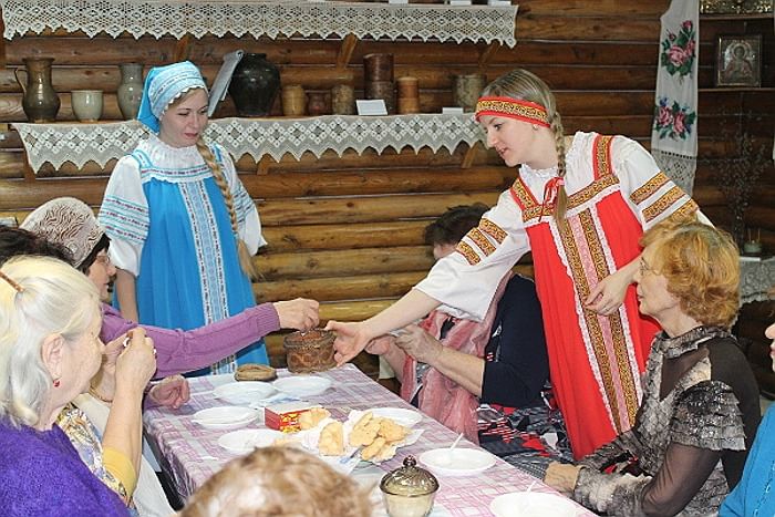 Картинка посиделки в русской избе