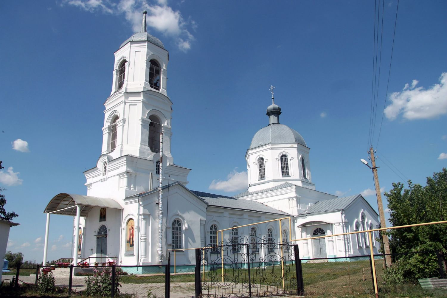 Село лискинское воронежская. Церковь Троицы Живоначальной Тресоруково. Тресоруково Лискинский район Воронежская область. Бодеевка Лискинский район. Церковь Владимировка Лискинский район Воронежская.