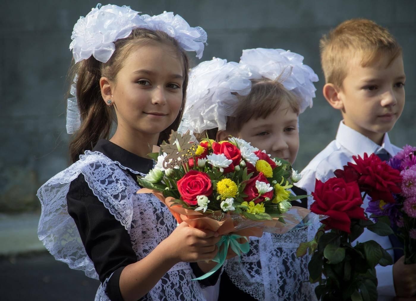 Фото первоклассников. Первоклашки. Первоклассница. Красивые первоклассники. Красивые первоклассницы.