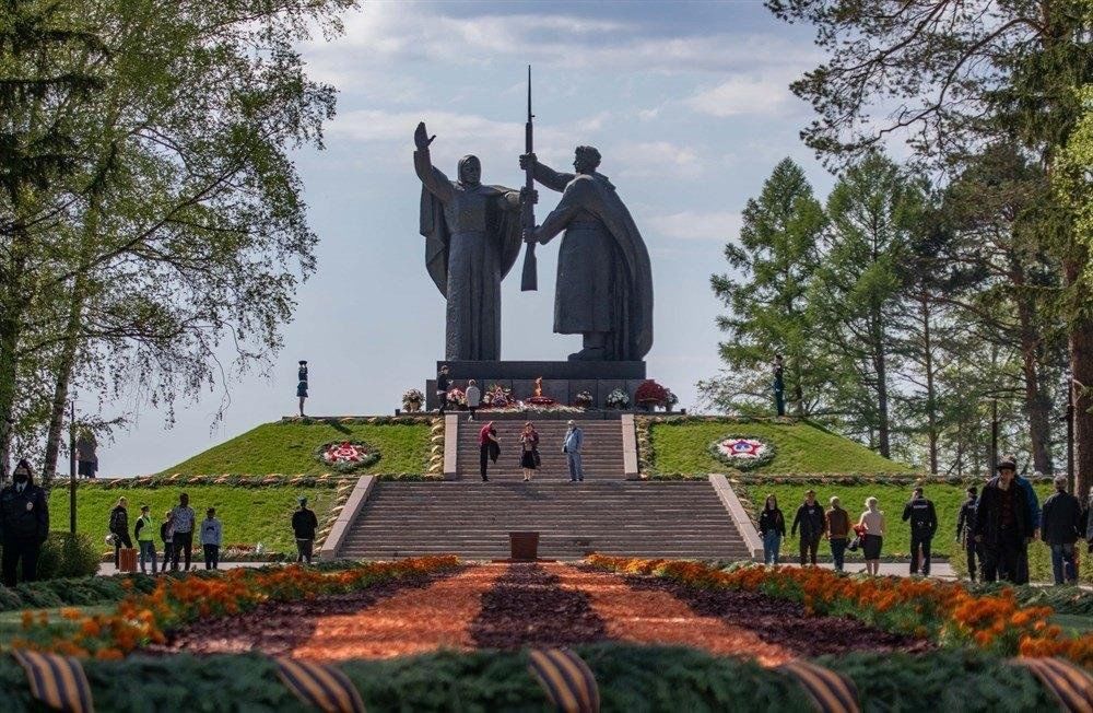 Памятники к 9 мая день победы картинки