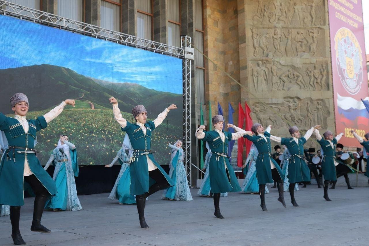 Большинство языков народов дагестана. День единства народов Дагестана. Культура Дагестана. Традиции Дагестана. Национальные костюмы народов Дагестана.