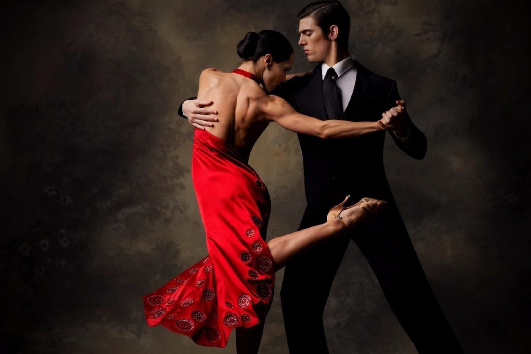 Красивый танец мужчины. Сальса Румба бачата. Аргентина танец танго. Танго Румба Пасодобль. Аргентинский танцор танго.