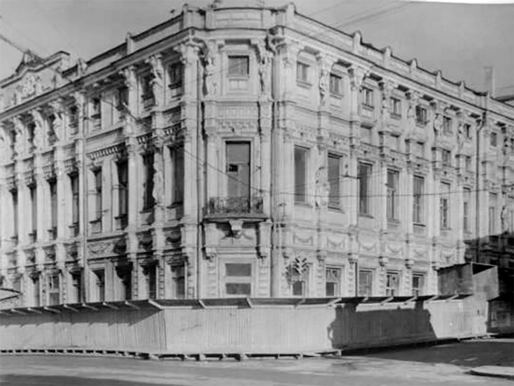 Дом Румянцева-Задунайского, Москва. 1955 год. Фотография: Михаил Каверзнев / Государственный научно-исследовательский музей архитектуры им. А.В. Щусева, Москва