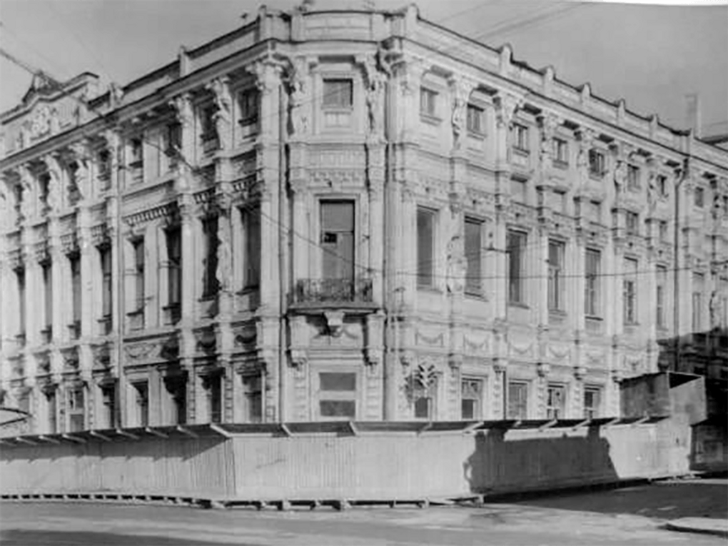 Дом Румянцева-Задунайского, Москва. 1955 год. Фотография: Михаил Каверзнев / Государственный научно-исследовательский музей архитектуры им. А.В. Щусева, Москва