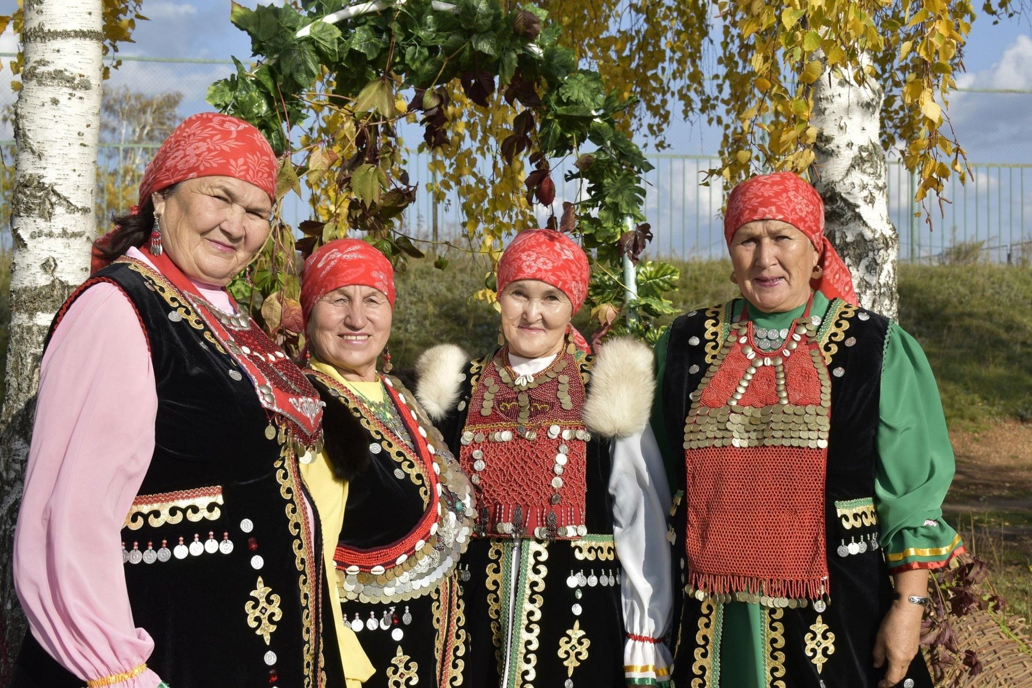 Алтын көҙ. Башкирские украшения. Башкирские национальные украшения. Национальные праздники Башкирии. Башкирский колорит.