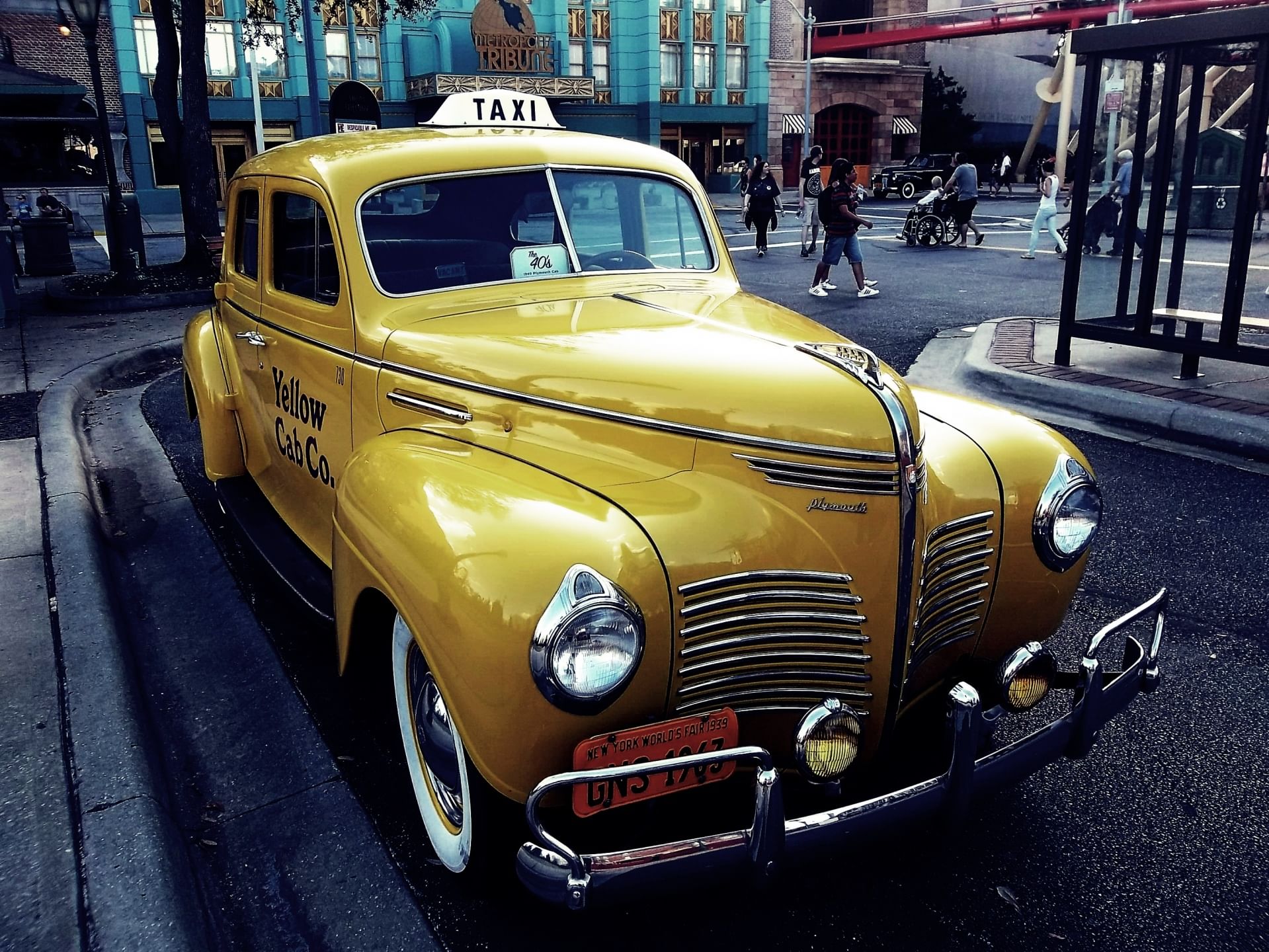 Старый таксопарк. Ford 1950 Yellow Cab Taxi. Старое такси. Автомобиль «такси». Желтый автомобиль.