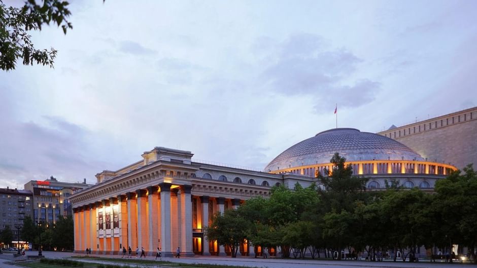 Основное изображение для статьи НОВАТ — Новосибирский академический театр оперы и балета.