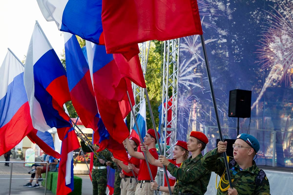 Государственные праздники картинки