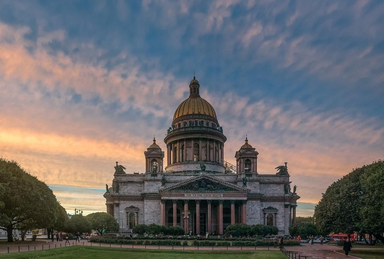 Исаакиевский собор и памятник