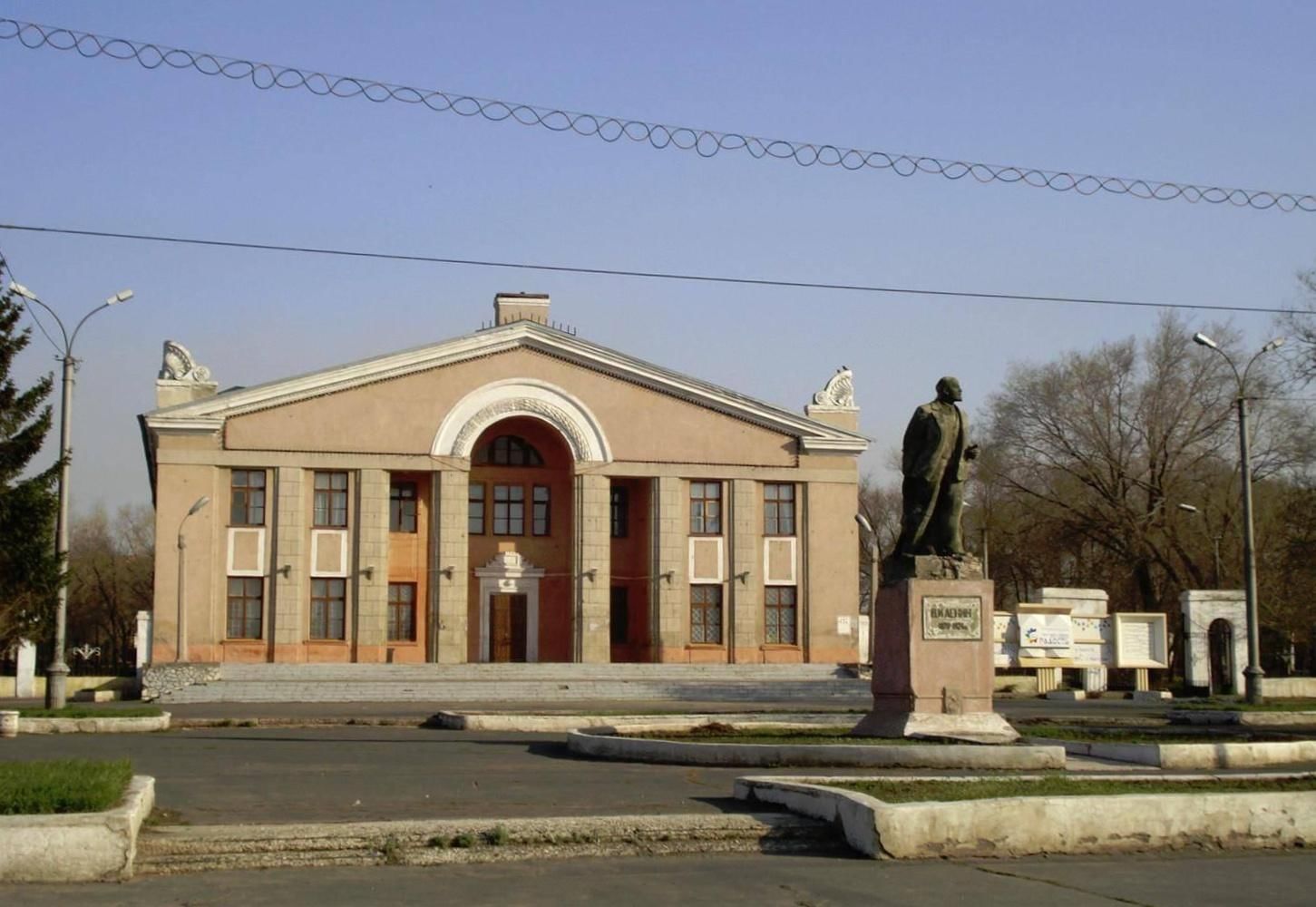 Автовокзал площадь гагарина 1а орск фото Центр развития творчества детей и юношества "Радость" г. Орска. Подробная информ
