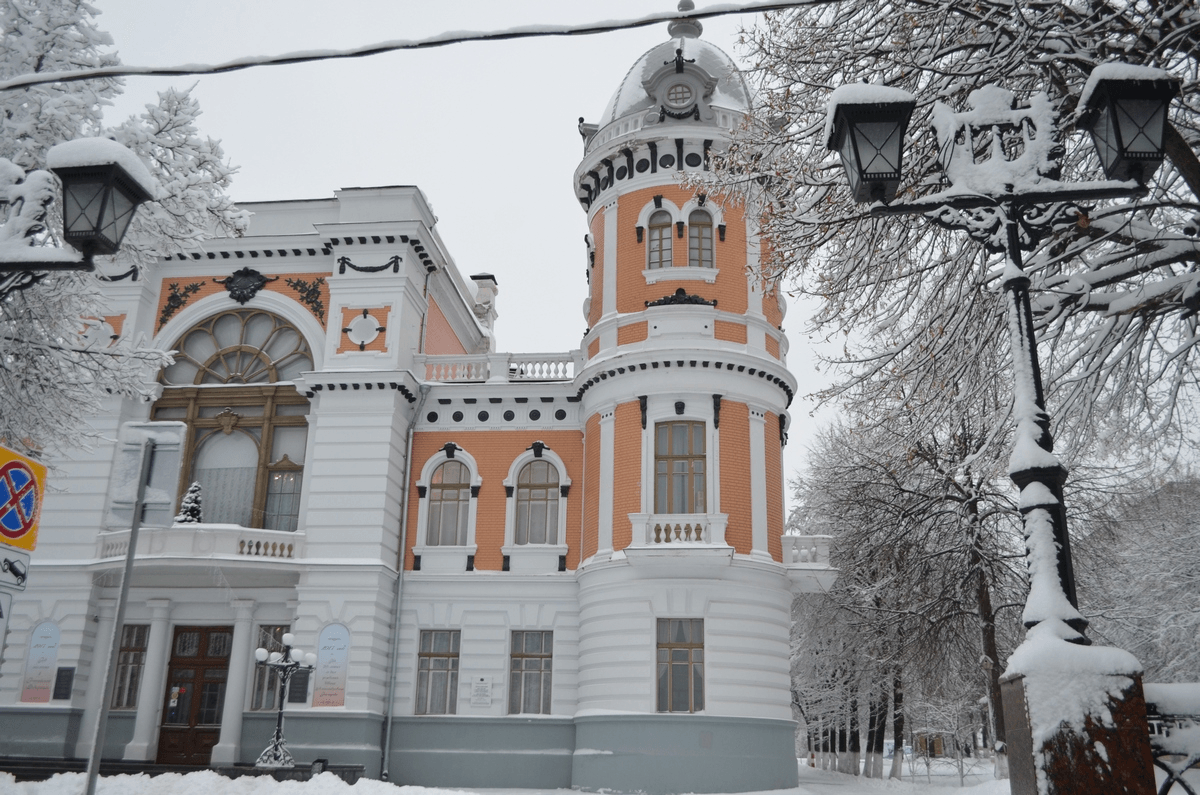 Ульяновский областной. Ульяновский областной краеведческий музей им. и.а. Гончарова. Краеведческий музей Ульяновск. Ульяновский областной художественный музей Ульяновск. Музей имени Гончарова Ульяновск.