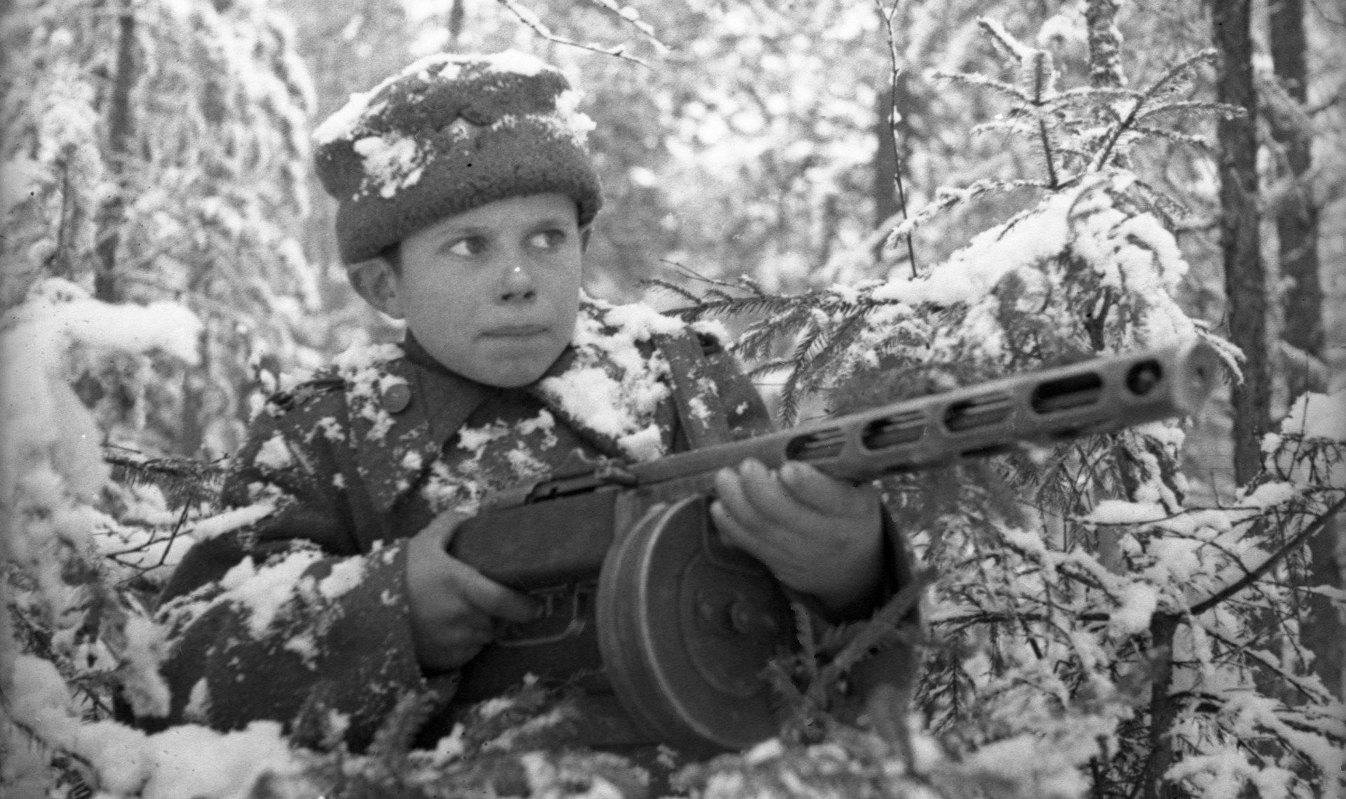 Изображение жизни мальчишек во время великой отечественной войны