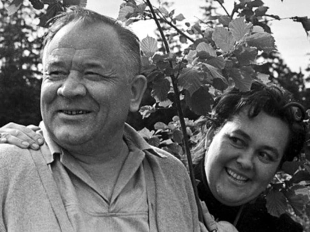 Борис Андреев с женой Галиной Андреевой. Фотография: biografii.net