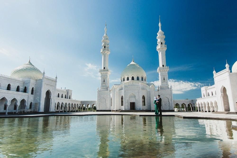 Булгар белая. Булгар белая мечеть. Белая мечеть в городе Болгар. Белая мечеть Болгар зимой. Белая мечеть Казань Болгар зимой.