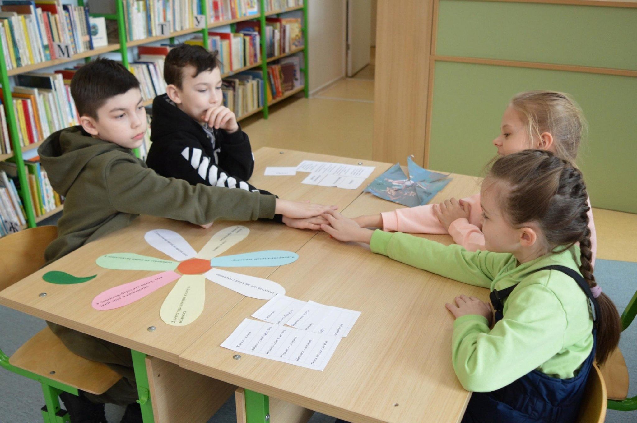 чемодан для детей. детский сундучок. сундук со сказками. игровой калейдоскоп сундучок семейных сокровищ. деревянный пиратский сундук.