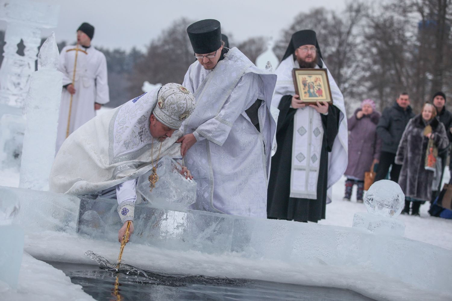 Твое крещение наша победа. Раифский монастырь крещение. Раифский монастырь крещение 2023. Водосвятие на крещение. Саввино-Сторожевский монастырь крещение 2023.