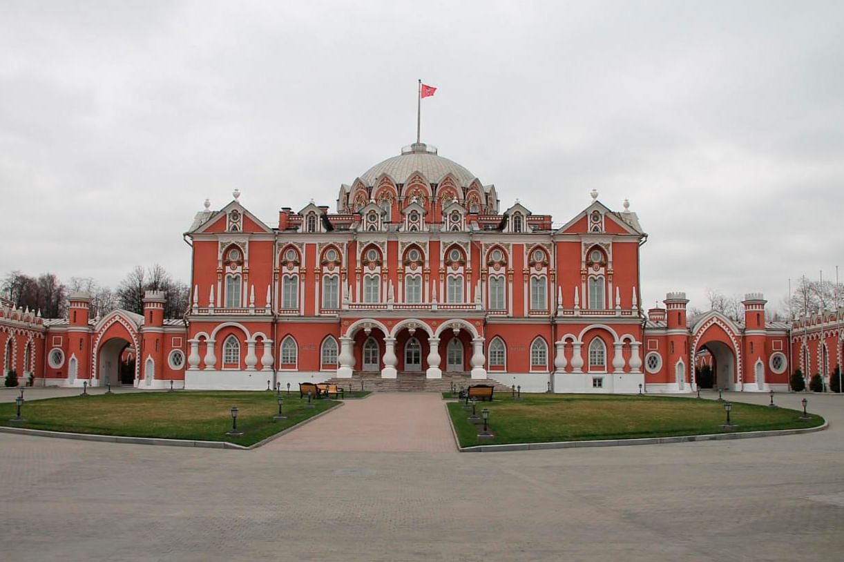 петровский дворец в санкт петербурге