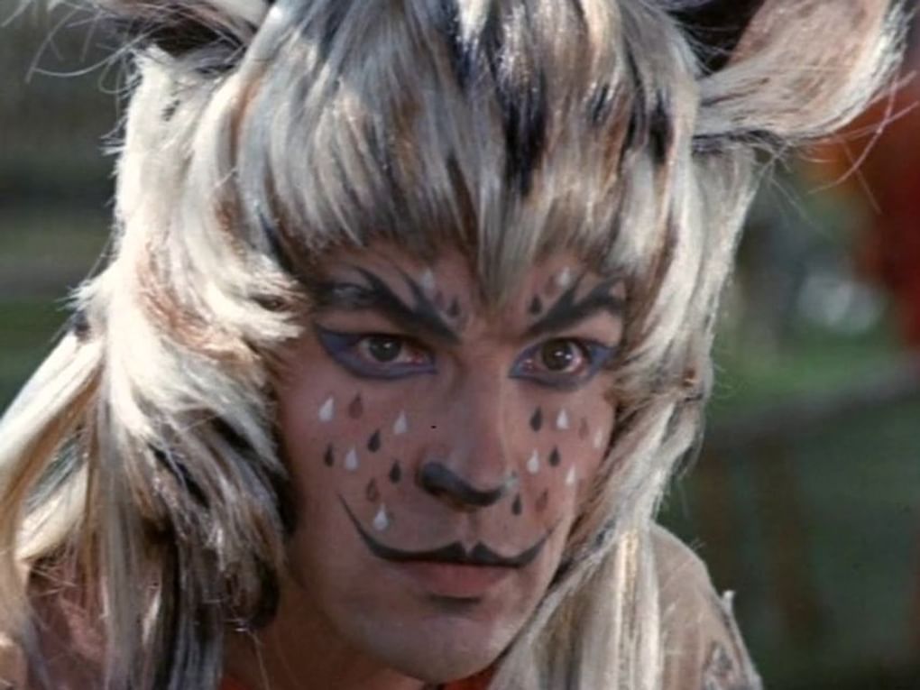 Валентин Манохин в роли Рыси в музыкальном фильме-сказке «Мама» (1976)