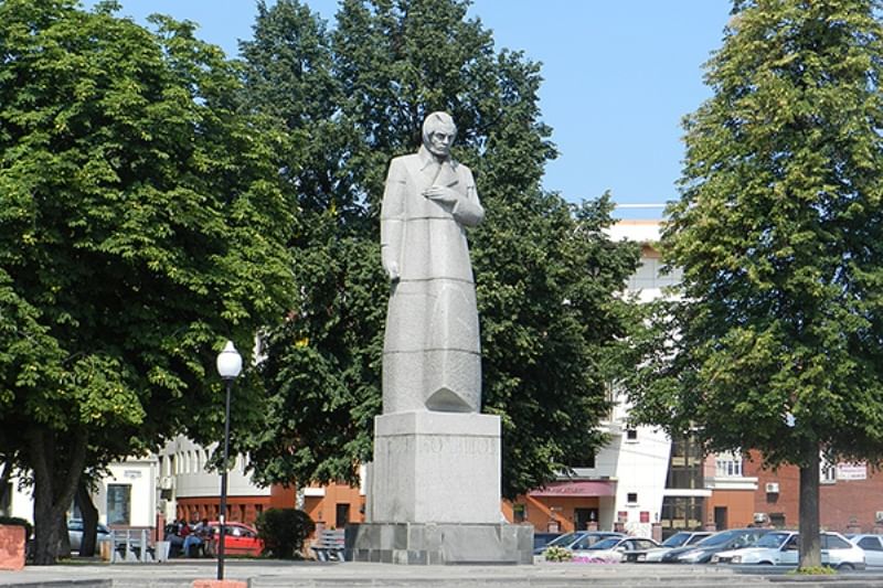 Памятник кольцову в воронеже фото Литературно-музыкальный час "Кольцов - певец земли воронежской" 2019, Калачеевск