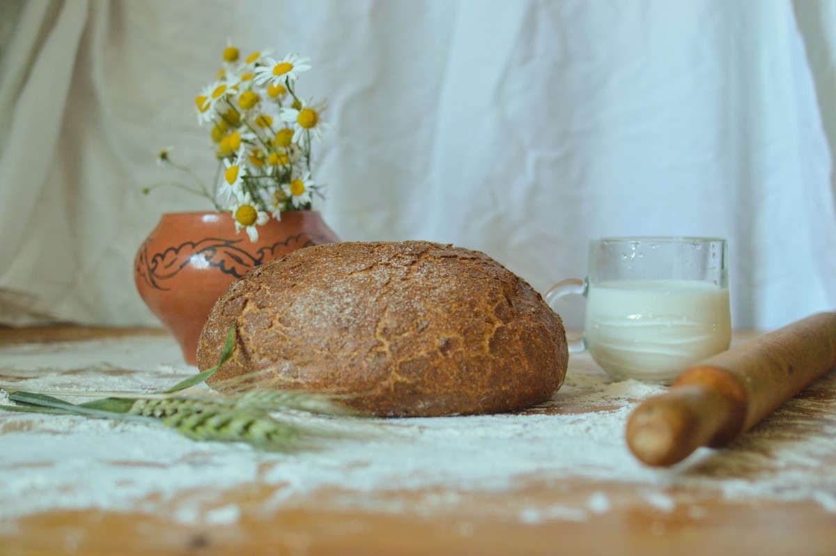 витрины для выпечки и кондитерских изделий. хлебное царство. украшение хлебобулочных изделий. хлеб в магазине для детей. хлебное царство.