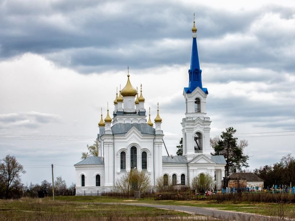 Белая курская область. Беловский район Курская область храм. Белая Курская область храм Беловский район. Храм введения во храм Пресвятой Богородицы с. Белица. Церковь Белица Курская область.