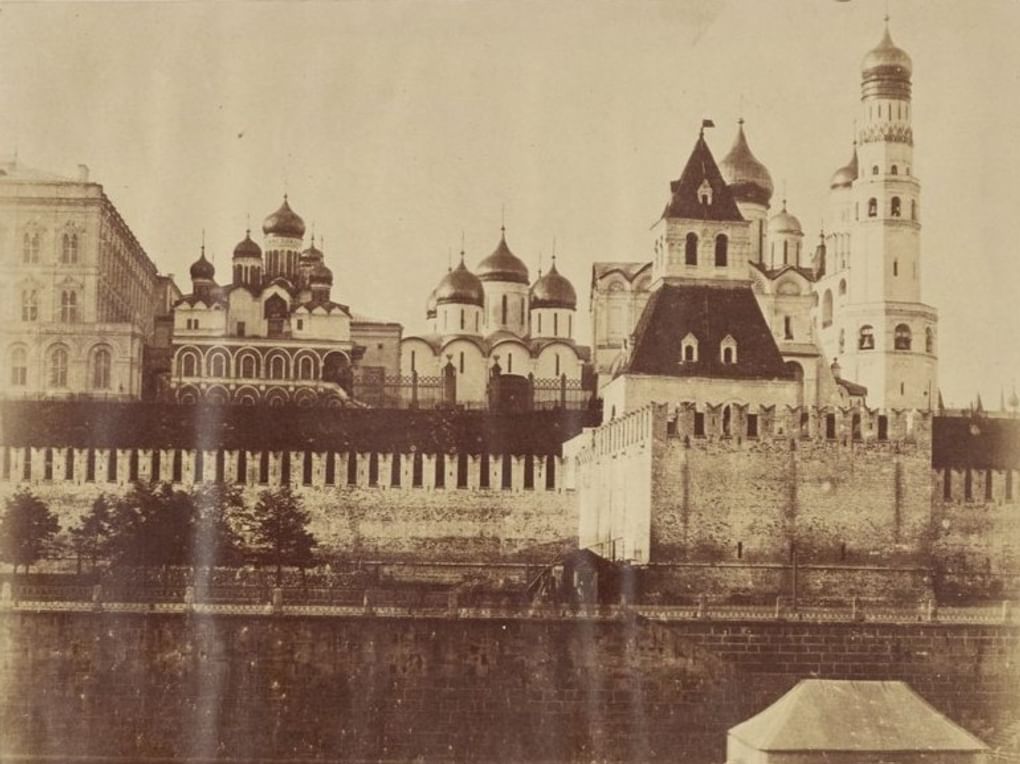 Роджер Фентон. Вид на Тайницкую башню. 1852. Москва. Фотография: getty.edu