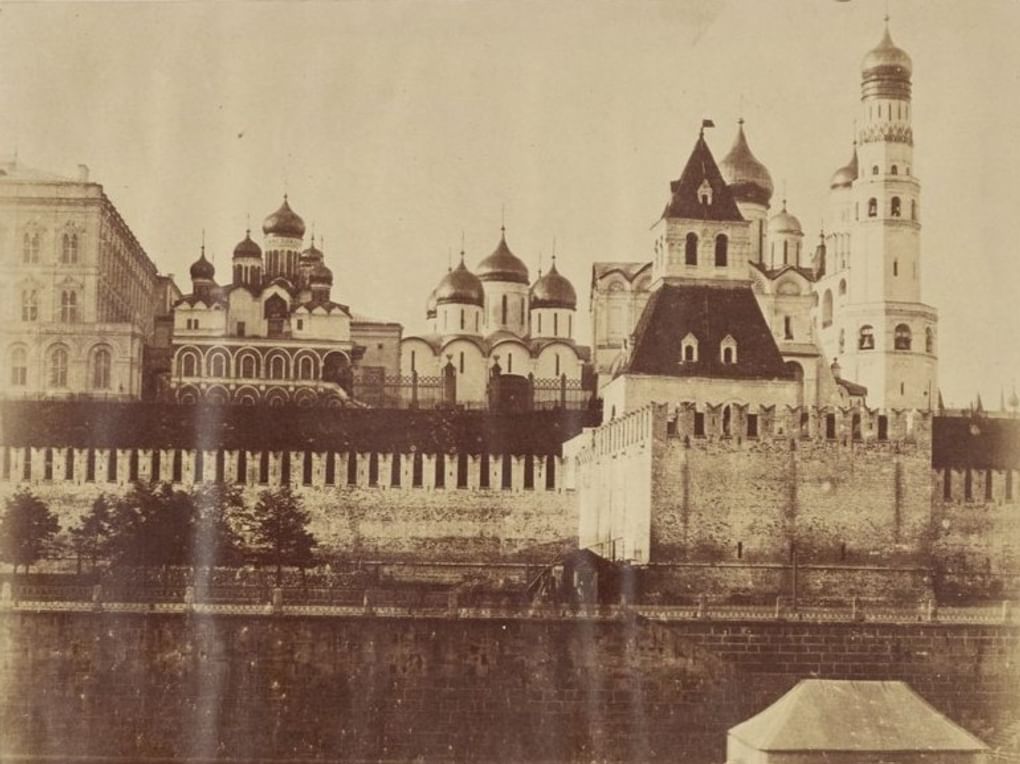 Роджер Фентон. Вид на Тайницкую башню. 1852. Москва. Фотография: getty.edu