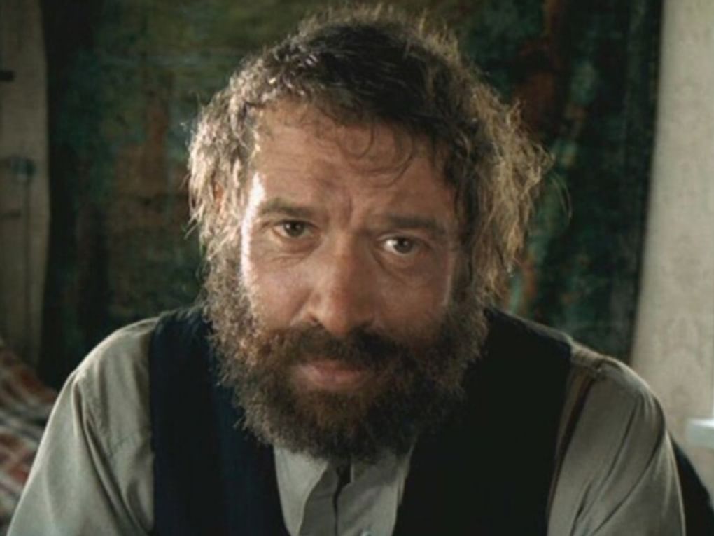 Владимир Машков в роли Абрама Шварца в своем художественном фильме «Папа» (2004)