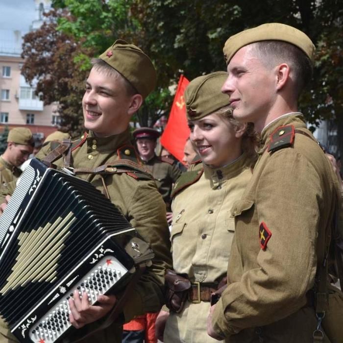 Поют военные песни фото