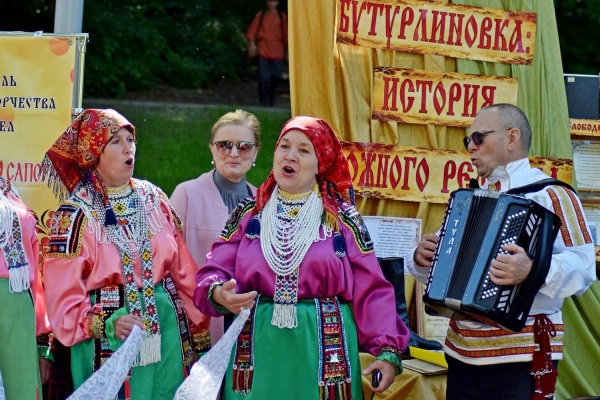 Праздник воронежская область. Гвазда Бутурлиновский район Воронежская область. Народный костюм Бутурлиновского района Воронежской области. Село Макогоново Бутурлиновский. Народные костюмы Бутурлиновского района.