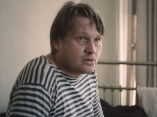 Александр Завьялов в роли Угарова в художественном фильме Ефима Падве и Елены Поповой «Двадцать минут с ангелом» (1989)