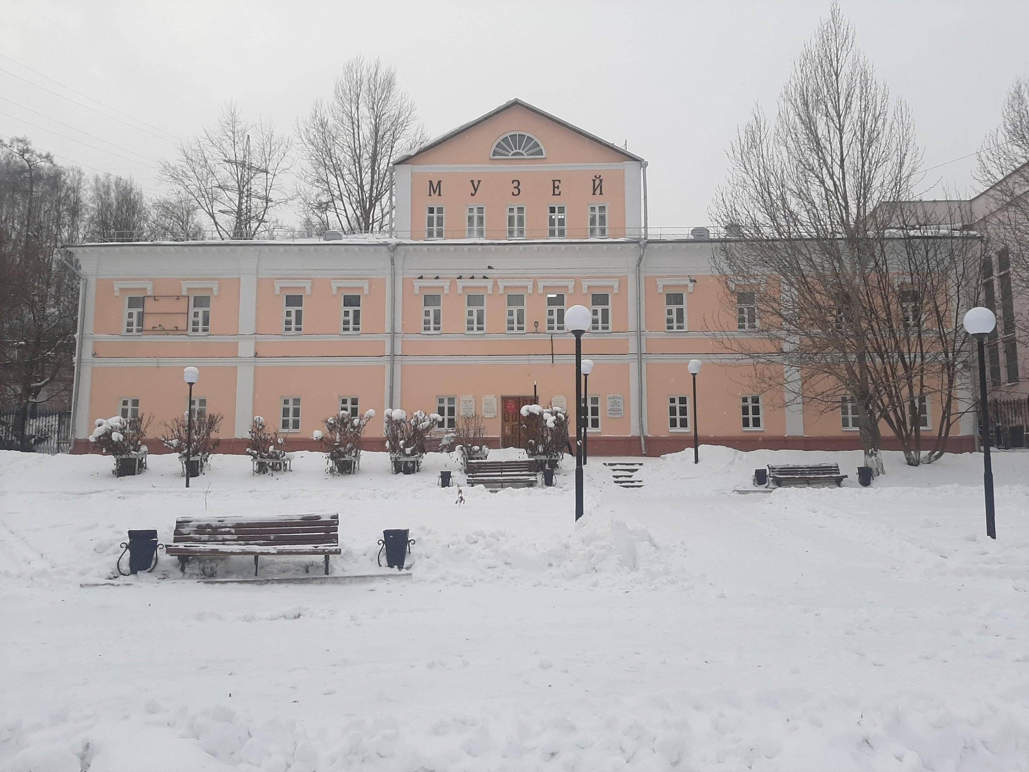 Златоустовский городской краеведческий музей — Златоуст, пл. 3  Интернационала, д. 1. Подробная информация о музее: расписание, фото, адрес  и т. д. на официальном сайте Культура.РФ