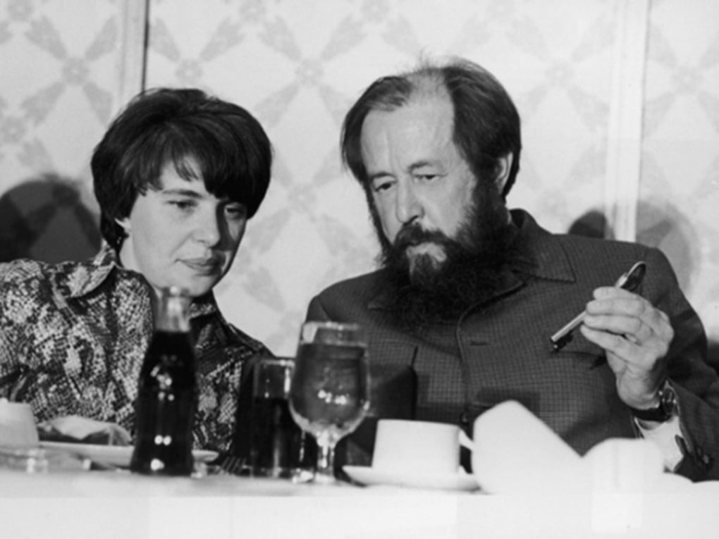 Александр Солженицын с Натальей Светловой. 1968. Фотография: belinkaluga.ru