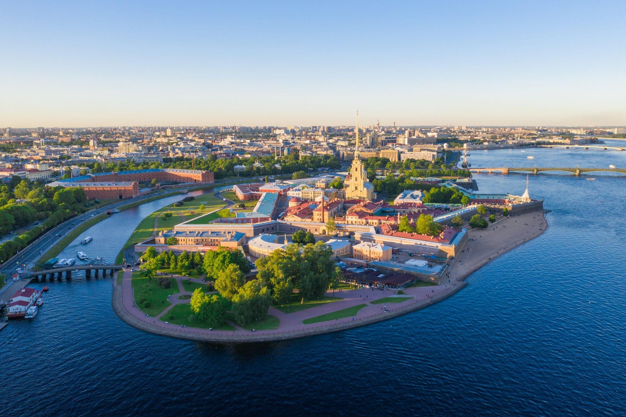 Петропавловская крепость вид с Кронверкского пролива