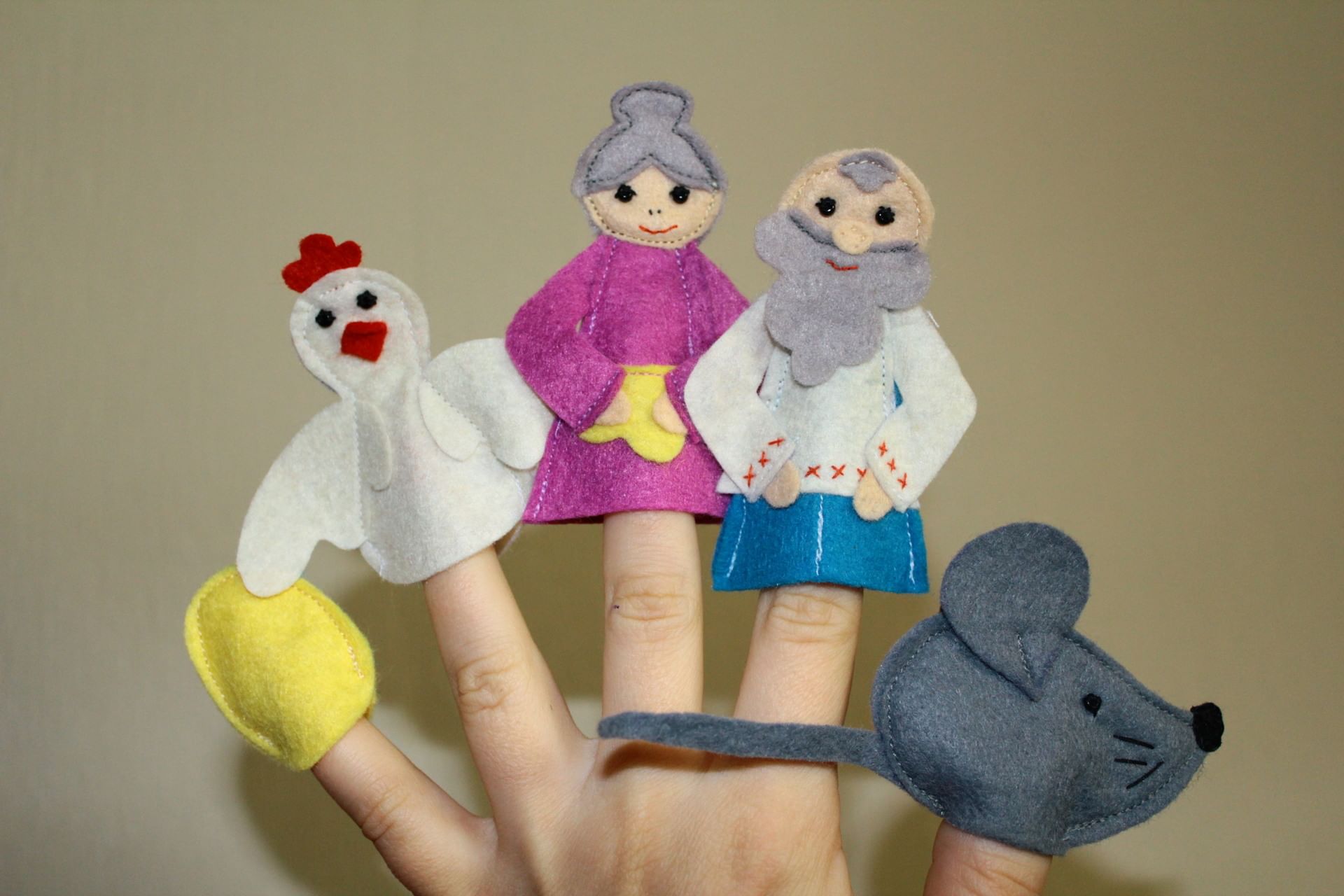 Театр на пальчиках. Пальчиковые куклы Курочка Ряба. Курочка Ряба пальчиковая игрушка. Пальчиковые куклы бибабо. Пальчиковый театр по сказке Курочка Ряба.