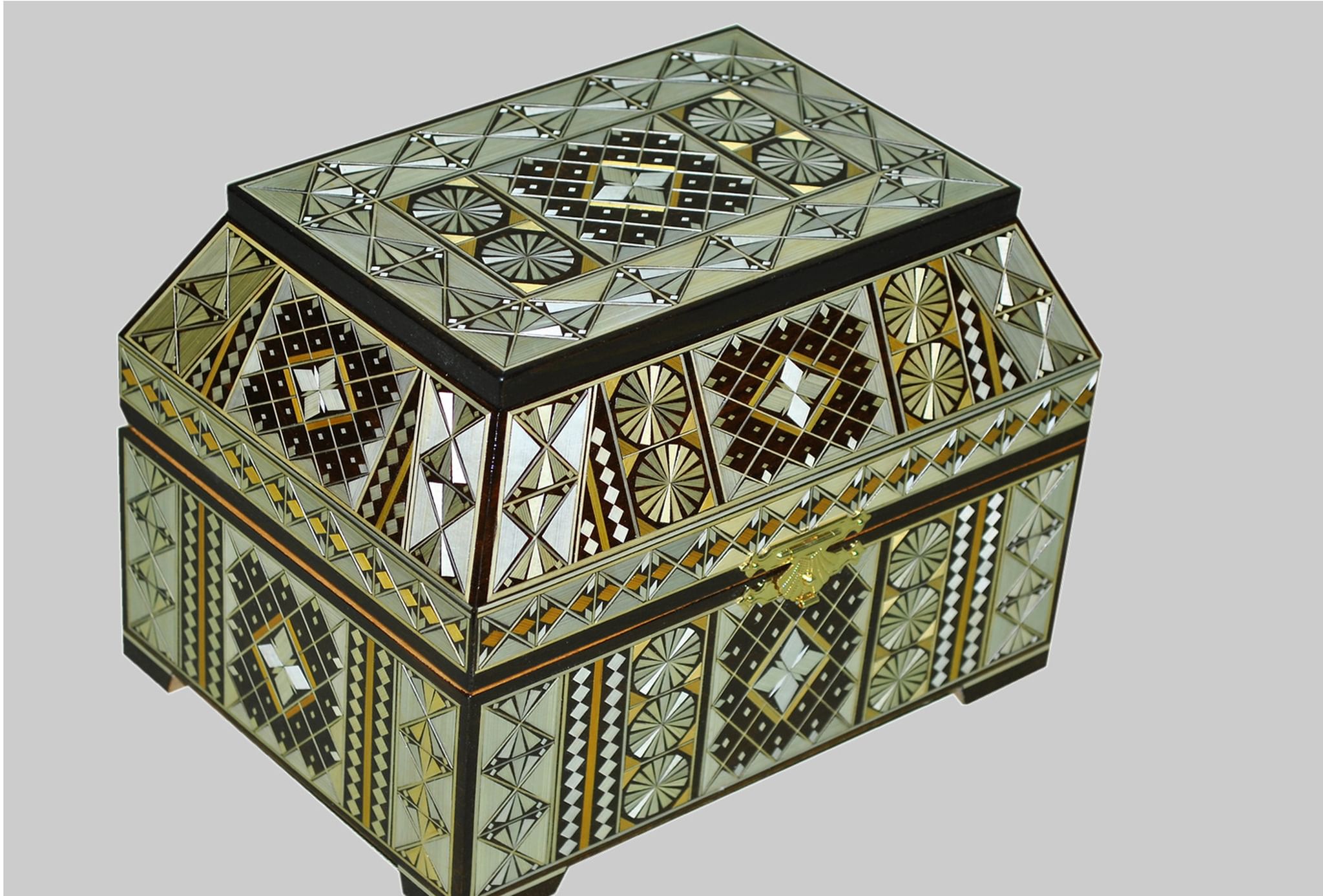 мозаика из соломки декор мебели