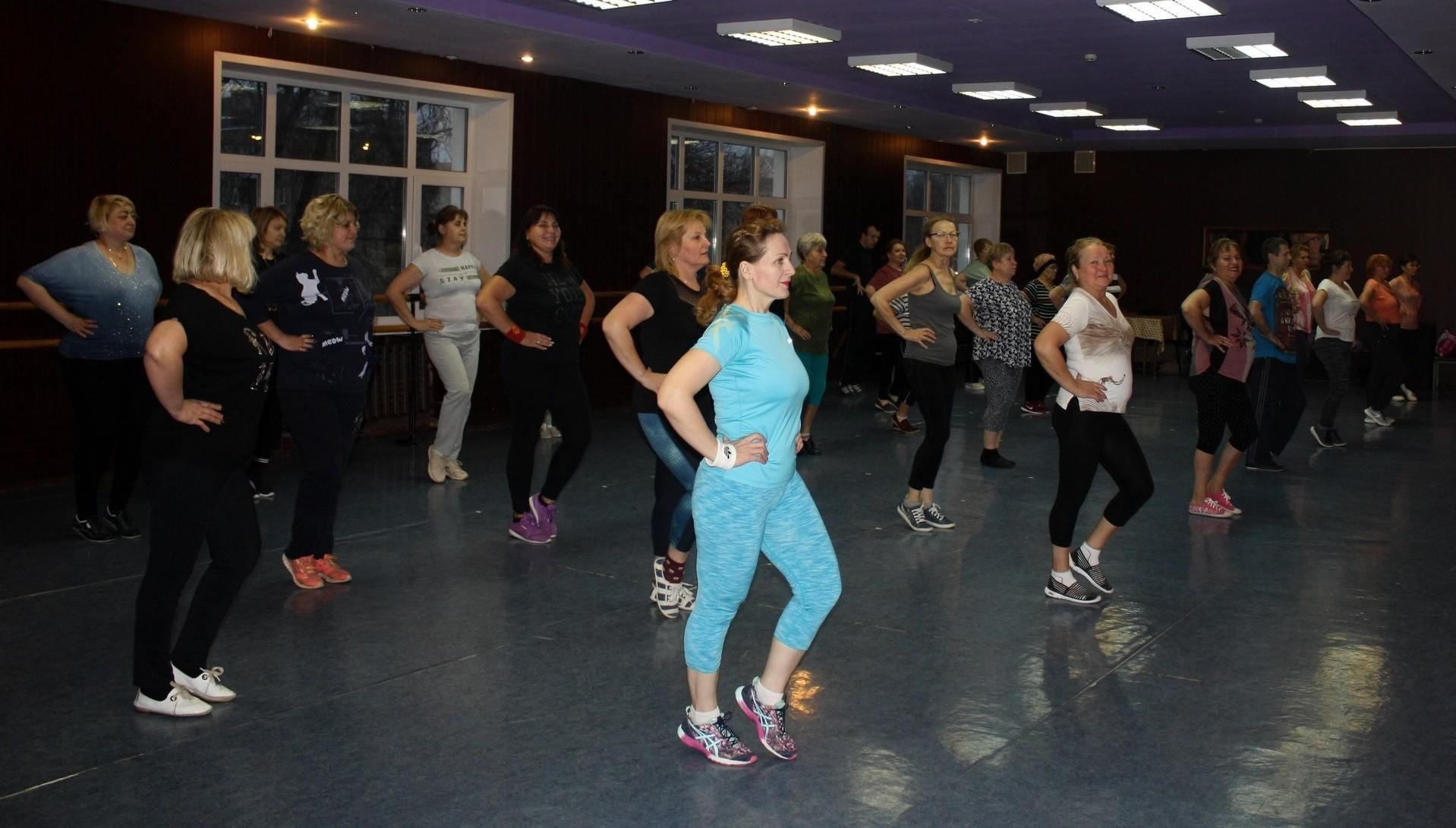 Спорт танец видео. Координация в танце. Танцы в Павловской Посадской области современной.