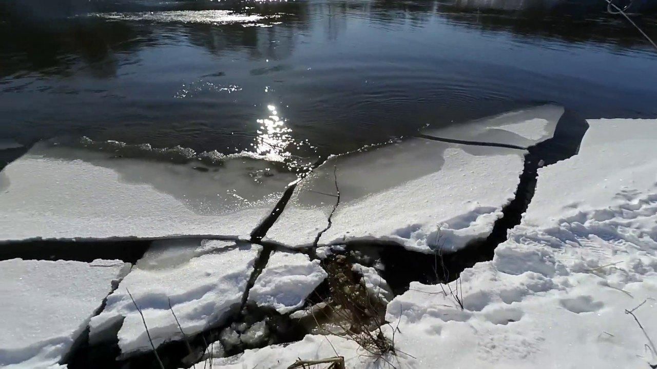 Таяние льда на водоемах