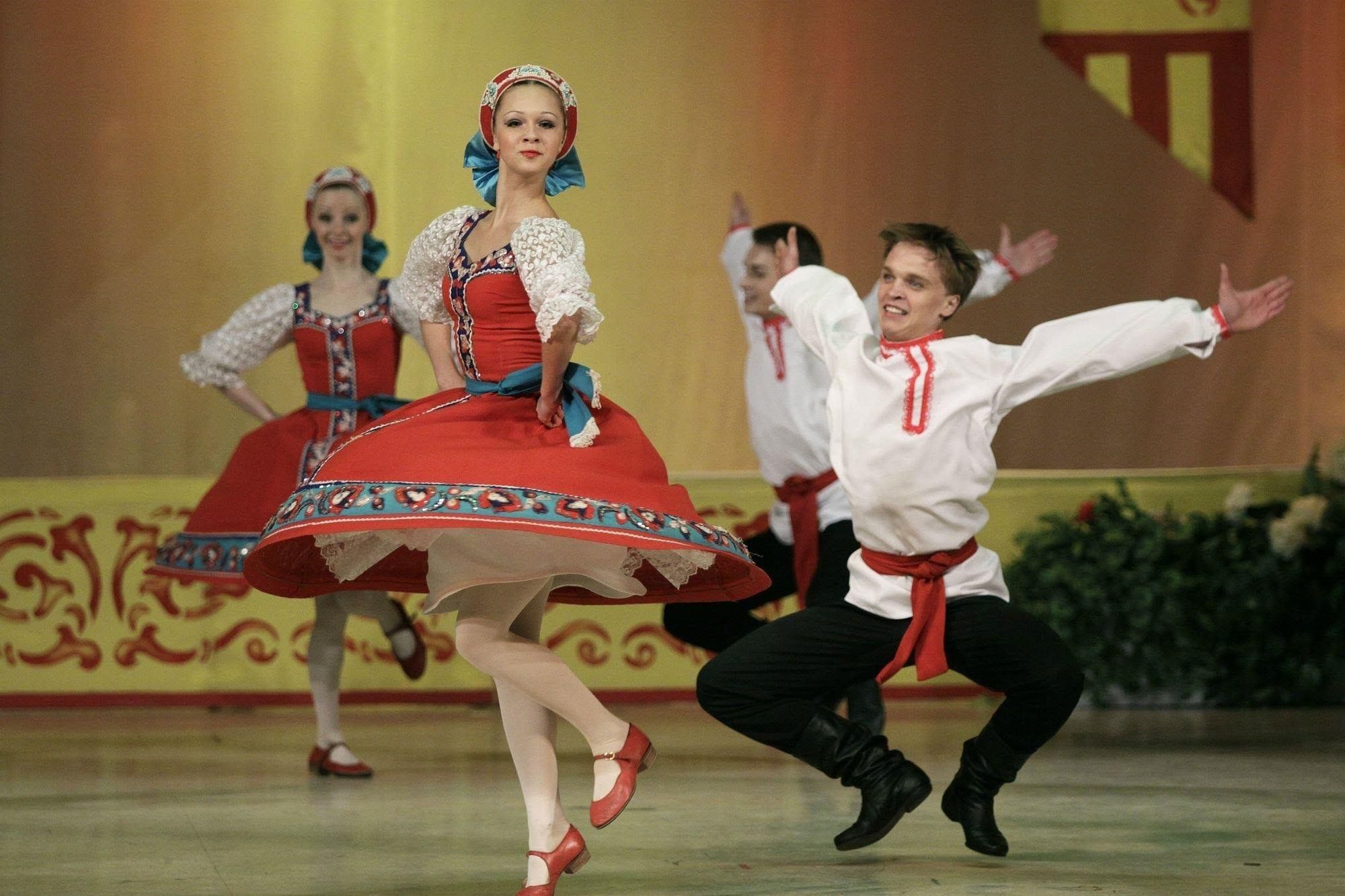 Национальные народные танцы. Народные танцы. Русский танец. Русские народные пляски. Народные танцы России.