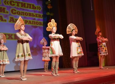 Веселинка. Ансамбль Радуга Десногорск. Хореографический ансамбль Веселинки. Образцовый хореографический ансамбль Радуга. Хореографический ансамбль Юность Касимов.