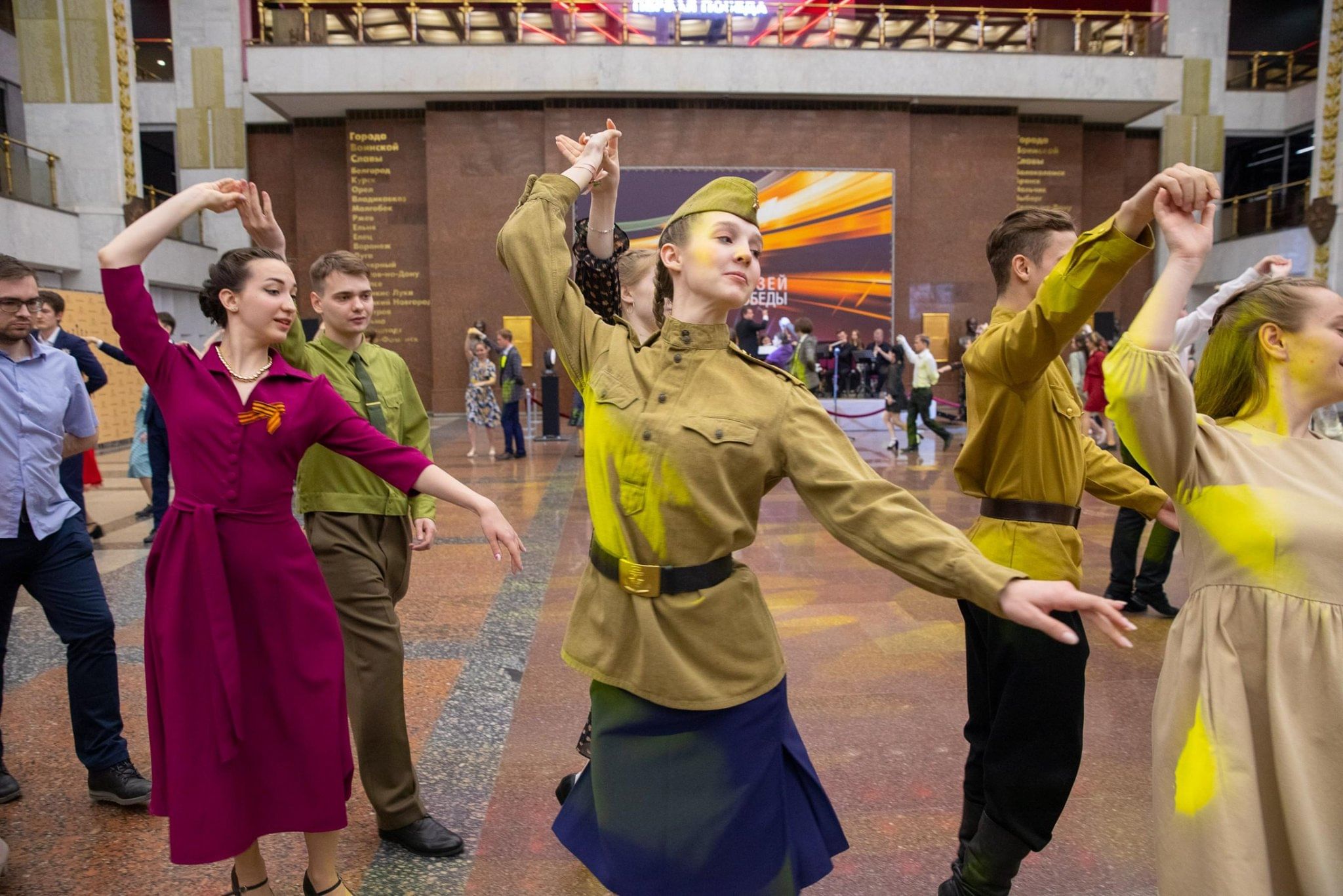 8 марта в москве