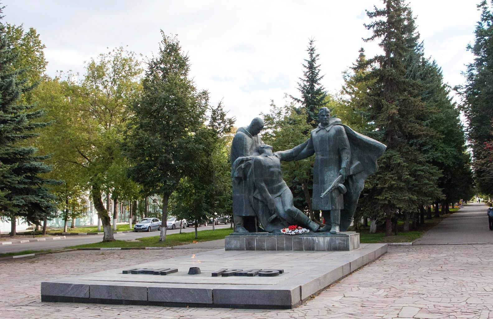 Монумент вечной славы Новомосковск