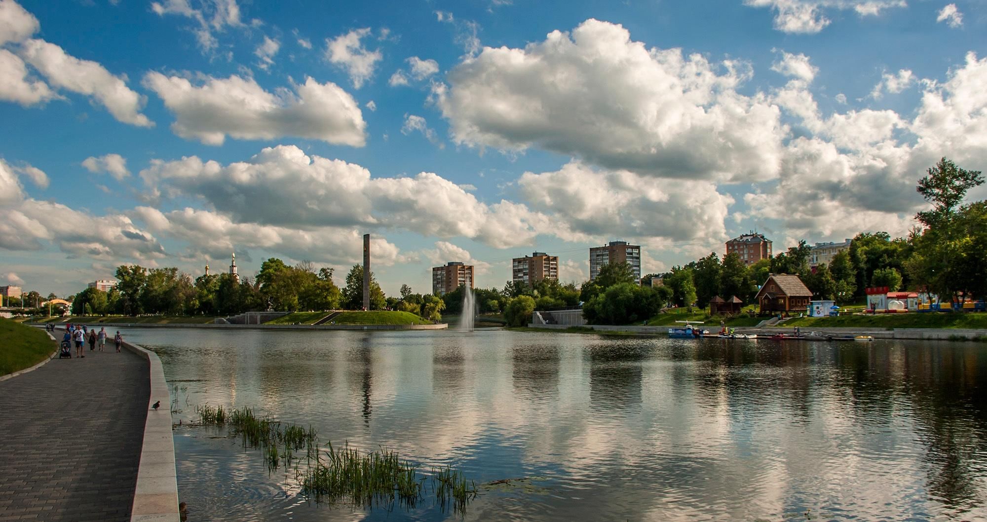 Группы города орла. Река Орлик в Орле. Набережная реки Оки Орел. Река Ока город Орел. Набережная Орлика в Орле.